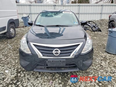 Piąte zdjęcie samochodu w środku: 2018 NISSAN VERSA SV VIN:3N1CN7AP7JL880172 - miniatura