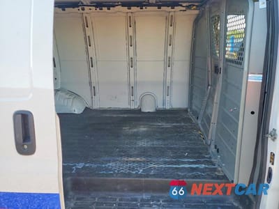 Zdjęcie 10 z 12 samochodu: 2018 CHEVROLET EXPRESS 2500 CARGO DELIVERY VAN VIN:1GCWGAFP0J1316557 - miniatura