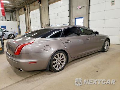 Trzecie zdjęcie samochodu z tyłu: 2011 JAGUAR XJL VIN:SAJWA2GB4BLV06749 - miniatura
