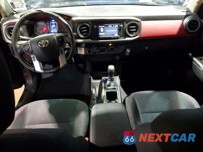 Zdjęcie 8 z 11 samochodu: 2019 TOYOTA TACOMA SR5 VIN:5TFSX5EN5KX066091 - miniatura