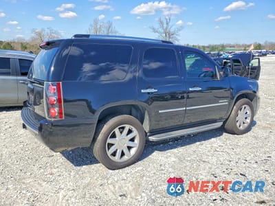 Trzecie zdjęcie samochodu z tyłu: 2014 GMC YUKON DENALI VIN:1GKS2EEF4ER100395 - miniatura