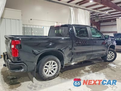 Trzecie zdjęcie samochodu z tyłu: 2021 CHEVROLET SILVERADO K1500 RST VIN:3GCUYEED7MG264742 - miniatura