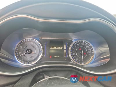 Zdjęcie 9 z 11 samochodu: 2016 CHRYSLER 200 LIMITED VIN:1C3CCCAB6GN106427 - miniatura