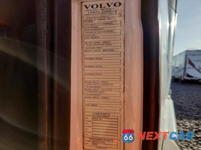 Zdjęcie 10 z 10 samochodu: 2016 VOLVO VNL SEMI TRUCK VIN:4V4NC9EJ2GN945777 - miniatura