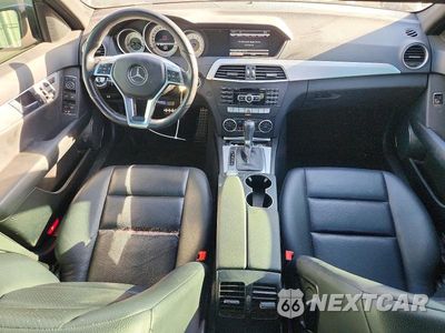 Zdjęcie 8 z 12 samochodu: 2013 MERCEDES BENZ CLA VIN:WDDGF4HB7DA825887 - miniatura
