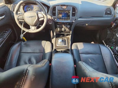 Zdjęcie 8 z 13 samochodu: 2018 CHRYSLER 300 S VIN:2C3CCABG4JH216469 - miniatura