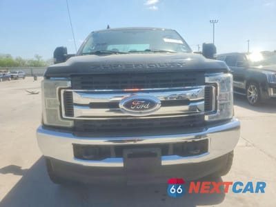 Piąte zdjęcie samochodu w środku: 2019 FORD F250 SUPER DUTY VIN:1FT7W2BT9KEC76618 - miniatura