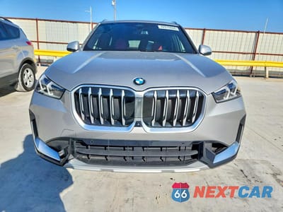Piąte zdjęcie samochodu w środku: 2024 BMW X1 XDRIVE28I VIN:WBX73EF02R5Z78447 - miniatura
