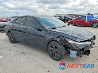 Czwarte zdjęcie samochodu z boku: 2023 HYUNDAI ELANTRA SEL VIN:KMHLM4AG9PU555239 - miniatura