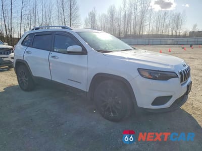 Czwarte zdjęcie samochodu z boku: 2021 JEEP CHEROKEE LATITUDE VIN:1C4PJLCBXMD113057 - miniatura