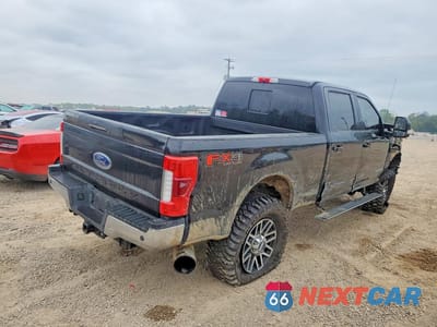 Trzecie zdjęcie samochodu z tyłu: 2019 FORD F250 SUPER DUTY VIN:1FT7W2BT6KEE21274 - miniatura