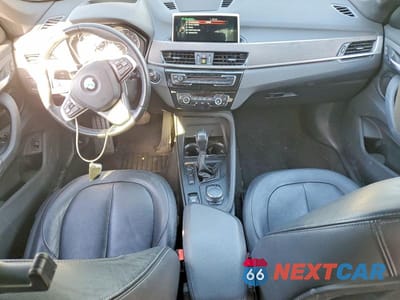 Zdjęcie 8 z 12 samochodu: 2017 BMW X1 XDRIVE28I VIN:WBXHT3Z3XH4A53730 - miniatura