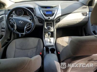 Zdjęcie 8 z 12 samochodu: 2012 HYUNDAI ELANTRA GLS VIN:KMHDH4AE6CU375606 - miniatura