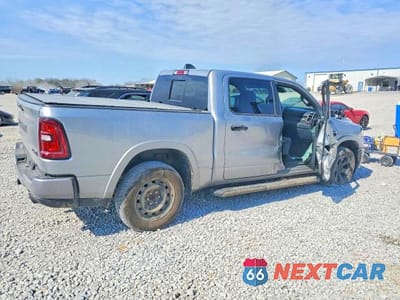 Trzecie zdjęcie samochodu z tyłu: 2025 RAM 1500 BIG HORN VIN:1C6SRFFP8SN640606 - miniatura