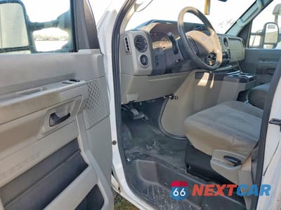 Zdjęcie 8 z 13 samochodu: 2019 FORD E350 BOX TRUCK VIN:1FDWE3F64KDC58845 - miniatura