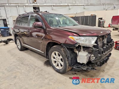 Czwarte zdjęcie samochodu z boku: 2012 TOYOTA HIGHLANDER SE VIN:5TDBK3EH0CS122930 - miniatura