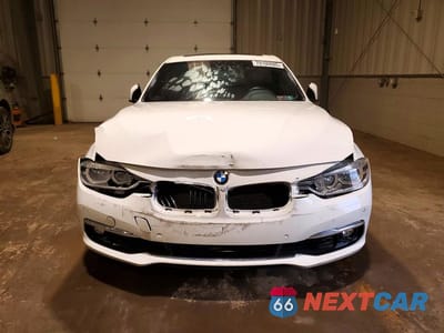 Piąte zdjęcie samochodu w środku: 2017 BMW 330 XI VIN:WBA8D9C3XHA004481 - miniatura