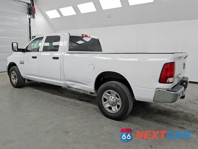 Drugie zdjęcie samochodu z przodu: 2018 RAM 2500 ST VIN:3C6UR4HLXJG325580 - miniatura