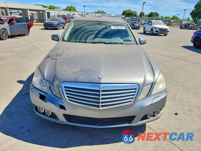 Piąte zdjęcie samochodu w środku: 2010 MERCEDES-BENZ E 350 VIN:WDDHF5GB1AA167720 - miniatura
