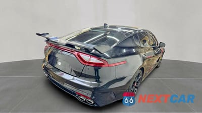 Czwarte zdjęcie samochodu z boku: 2019 KIA STINGER GT2 VIN:KNAE55LC9K6057823 - miniatura