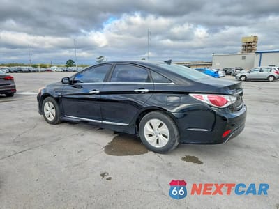 Drugie zdjęcie samochodu z przodu: 2015 HYUNDAI SONATA HYBRID BASE VIN:KMHEC4A44FA137110 - miniatura