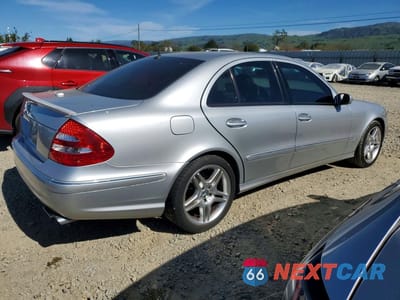 Trzecie zdjęcie samochodu z tyłu: 2004 MERCEDES-BENZ E 500 VIN:WDBUF70J54A416948 - miniatura