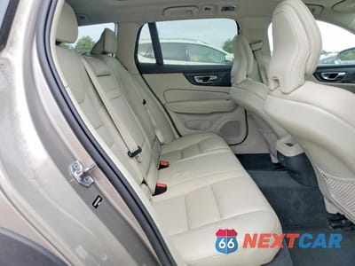 Zdjęcie 11 z 14 samochodu: 2021 VOLVO V60 CROSS COUNTRY T5 MOMENTUM VIN:YV4102WK4M1067822 - miniatura