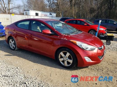 Czwarte zdjęcie samochodu z boku: 2012 HYUNDAI ELANTRA GLS VIN:KMHDH4AE9CU250244 - miniatura