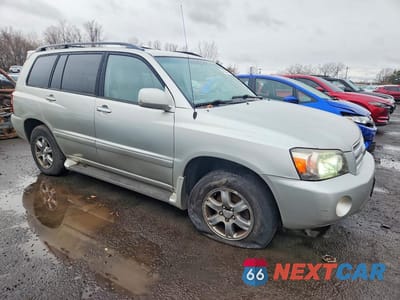 Czwarte zdjęcie samochodu z boku: 2004 TOYOTA HIGHLANDER BASE VIN:JTEEP21A340061784 - miniatura