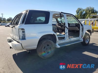 Trzecie zdjęcie samochodu z tyłu: 2005 CADILLAC ESCALADE LUXURY VIN:1GYEK63N45R142276 - miniatura