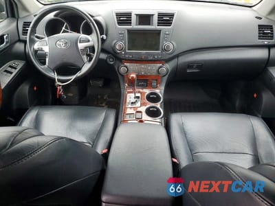 Zdjęcie 8 z 12 samochodu: 2012 TOYOTA HIGHLANDER VIN:5TDDK3EH2CS131105 - miniatura