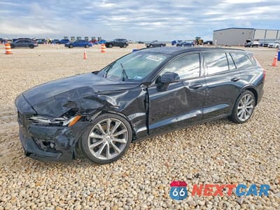 2021 VOLVO V60 T5 MOMENTUM YV1102EK2M2430224 - główne zdjęcie licytacji z USA - miniatura