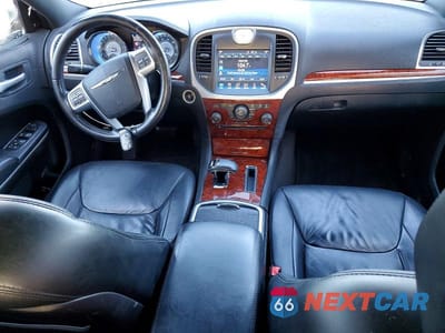 Zdjęcie 8 z 12 samochodu: 2012 CHRYSLER 300 LIMITED VIN:2C3CCACG7CH264372 - miniatura