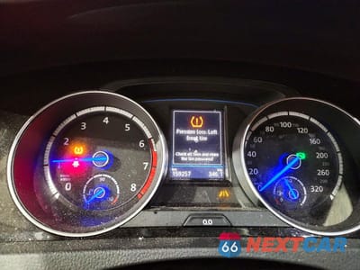 Zdjęcie 9 z 12 samochodu: 2017 VOLKSWAGEN GOLF R VIN:WVWVF7AU3HW170215 - miniatura