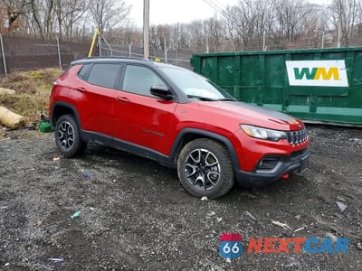 Czwarte zdjęcie samochodu z boku: 2025 JEEP COMPASS TRAILHAWK VIN:3C4NJDDNXST621879 - miniatura