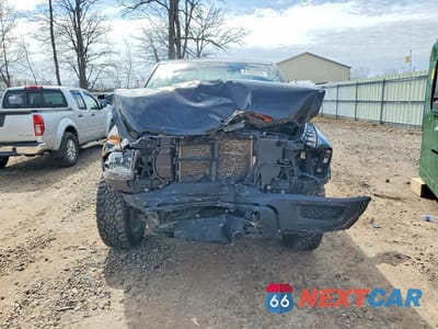 Piąte zdjęcie samochodu w środku: 2023 RAM 1500 CLASSIC SLT VIN:1C6RR7GG7PS523174 - miniatura