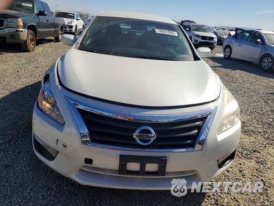 Piąte zdjęcie samochodu w środku: 2015 NISSAN ALTIMA 2.5 VIN:1N4AL3AP1FC570420 - miniatura