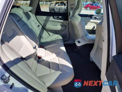 Zdjęcie 11 z 13 samochodu: 2022 VOLVO XC60 B5 MOMENTUM VIN:YV4L12DK0N1946731 - miniatura