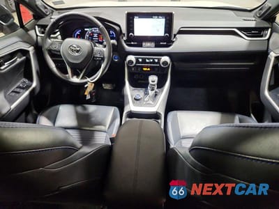 Zdjęcie 8 z 12 samochodu: 2021 TOYOTA RAV4 HYBRID XSE VIN:2T3E6RFV9MW009017 - miniatura