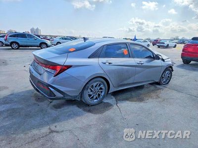Trzecie zdjęcie samochodu z tyłu: 2024 HYUNDAI ELANTRA SEL VIN:KMHLM4DG2RU737637 - miniatura