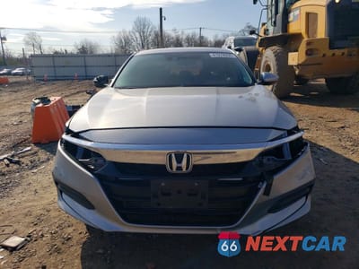 Piąte zdjęcie samochodu w środku: 2019 HONDA ACCORD LX VIN:1HGCV1F14KA043436 - miniatura