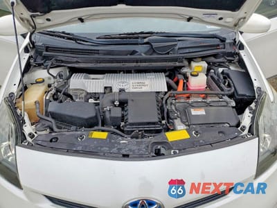 Zdjęcie 11 z 12 samochodu: 2013 TOYOTA PRIUS THREE VIN:JTDKN3DU2D5690237 - miniatura