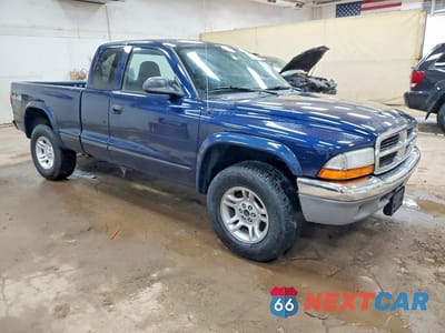 Czwarte zdjęcie samochodu z boku: 2004 DODGE DAKOTA SLT VIN:1D7HG42K54S556230 - miniatura