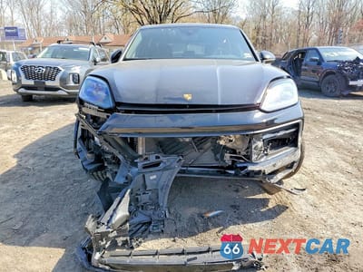 Piąte zdjęcie samochodu w środku: 2024 PORSCHE CAYENNE VIN:WP1AA2AY6RDA03815 - miniatura