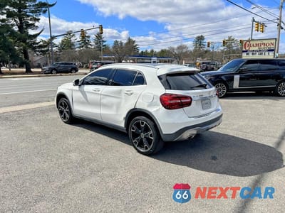 Trzecie zdjęcie samochodu z tyłu: 2019 MERCEDES-BENZ GLA 250 VIN:WDCTG4EB8KJ587551 - miniatura