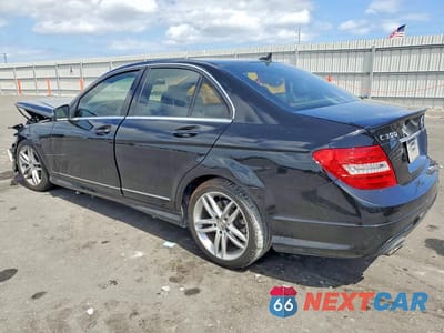 Drugie zdjęcie samochodu z przodu: 2013 MERCEDES-BENZ C 300 4MATIC VIN:WDDGF8AB1DR276349 - miniatura