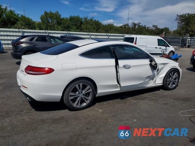 Trzecie zdjęcie samochodu z tyłu: 2017 MERCEDES-BENZ C 300 4MATIC VIN:WDDWJ4KB6HF388850 - miniatura