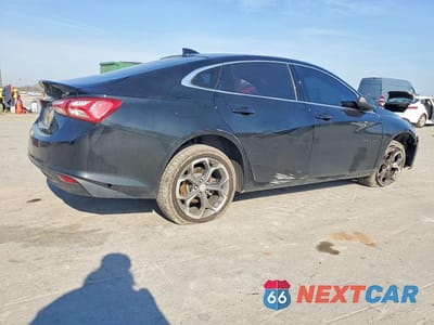 Trzecie zdjęcie samochodu z tyłu: 2020 CHEVROLET MALIBU LT VIN:1G1ZD5STXLF113013 - miniatura