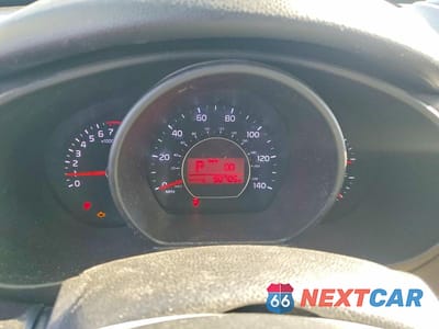 Zdjęcie 9 z 12 samochodu: 2018 KIA SOUL + VIN:KNDJP3A55J7589163 - miniatura