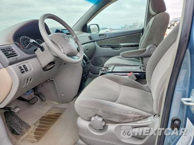Zdjęcie 7 z 12 samochodu: 2004 TOYOTA SIENNA LE 8 PASSENGER VIN:5TDZA23C84S220690 - miniatura